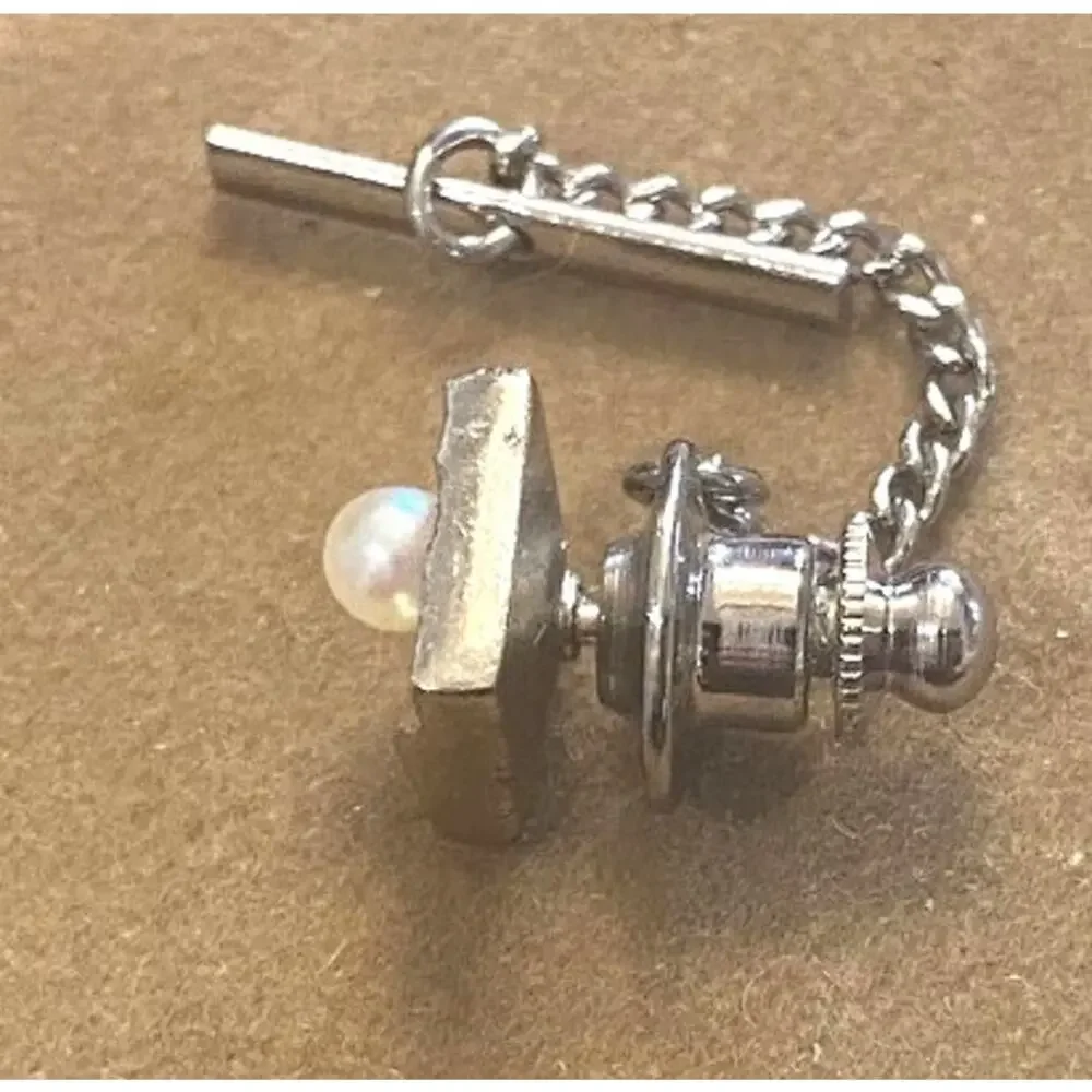 VTG Silver Tone Design Tie Pin with Faux Pearl Inset